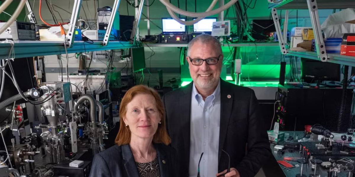 Margaret Murnane and Henry Kapteyn in their lab on campus.